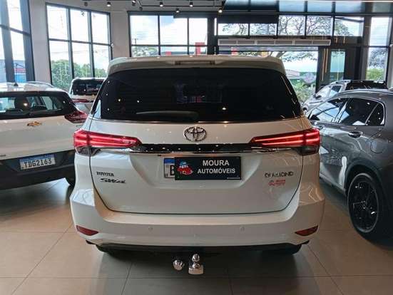 TOYOTA-HILUX-2018