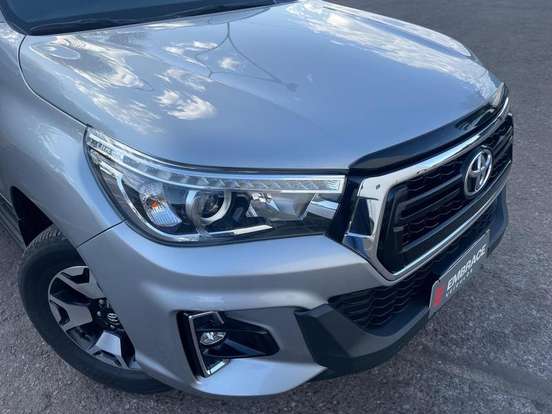 TOYOTA-HILUX-2019