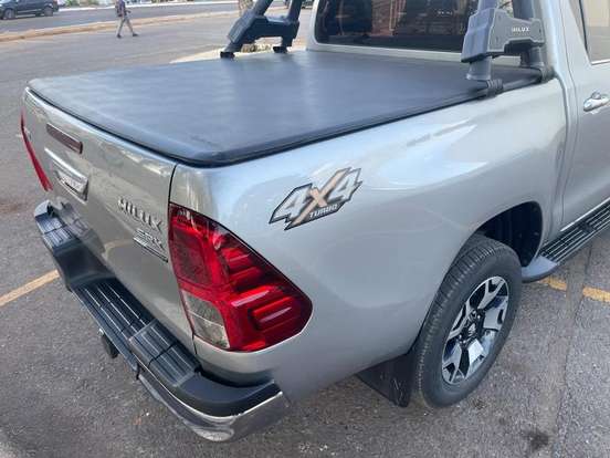 TOYOTA-HILUX-2019