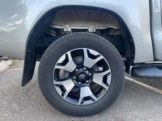 TOYOTA-HILUX-2.7 SR 4X2 CD 16V FLEX 4P AUTOMÁTICO TOYOTA-HILUX-2019
