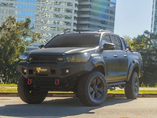 TOYOTA-HILUX-2018
