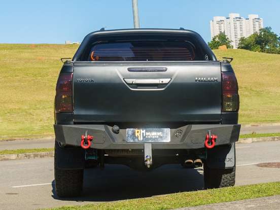 TOYOTA-HILUX-2018