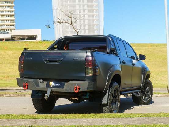 TOYOTA-HILUX-2018