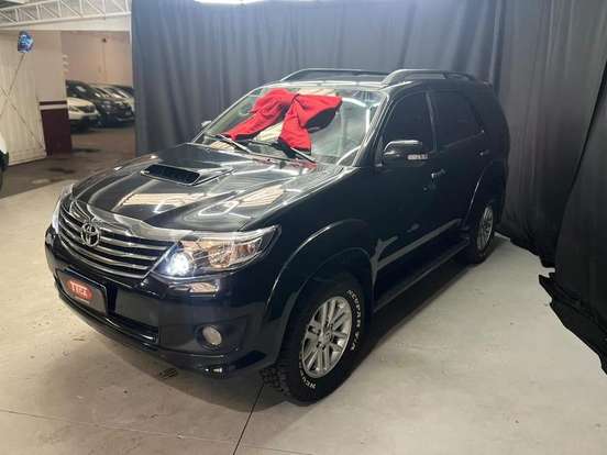 TOYOTA-HILUX-2014