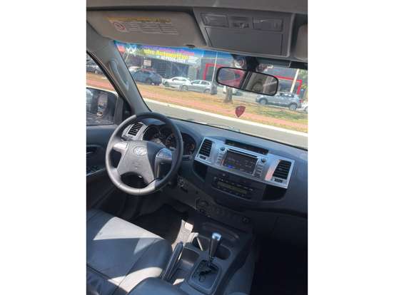 TOYOTA-HILUX-2.7 SRV 4X2 CD 16V FLEX 4P AUTOMÁTICO TOYOTA-HILUX-2015