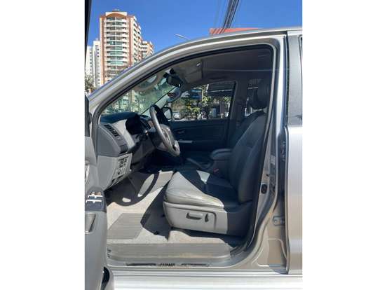 TOYOTA-HILUX-2.7 SRV 4X2 CD 16V FLEX 4P AUTOMÁTICO TOYOTA-HILUX-2015
