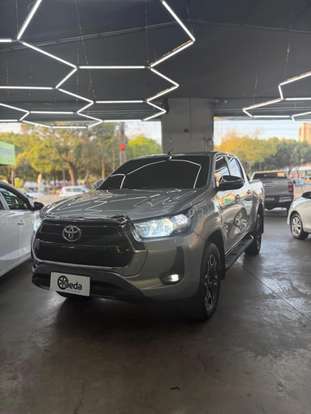 TOYOTA-HILUX-2021