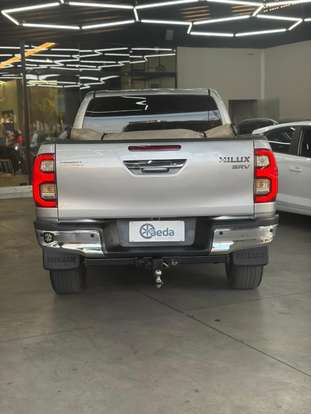 TOYOTA-HILUX-2021