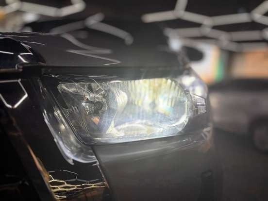 TOYOTA-HILUX-2021