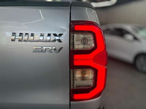 TOYOTA-HILUX-2021