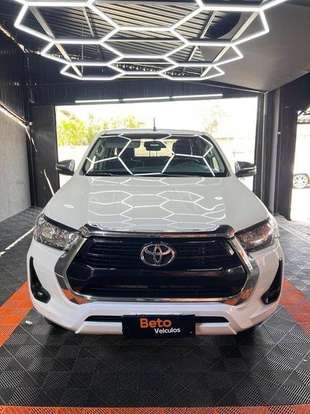 TOYOTA-HILUX-2021