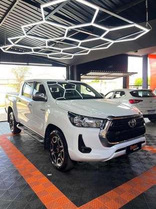 TOYOTA-HILUX-2021