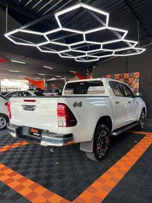 TOYOTA-HILUX-2.7 VVT-i FLEX CD SRV 4X4 AUTOMÁTICO TOYOTA-HILUX-2021