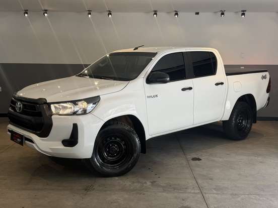 TOYOTA-HILUX-2022