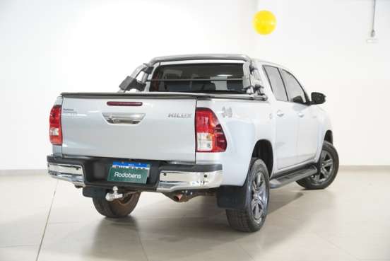 TOYOTA-HILUX-2.8 D-4D TURBO DIESEL CD SR 4X4 AUTOMÁTICO TOYOTA-HILUX-2025