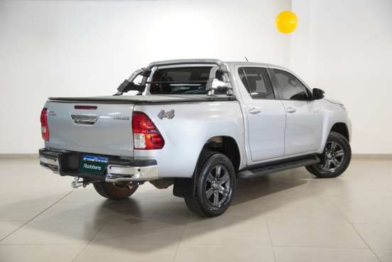 TOYOTA-HILUX-2025