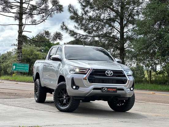 TOYOTA-HILUX-2024