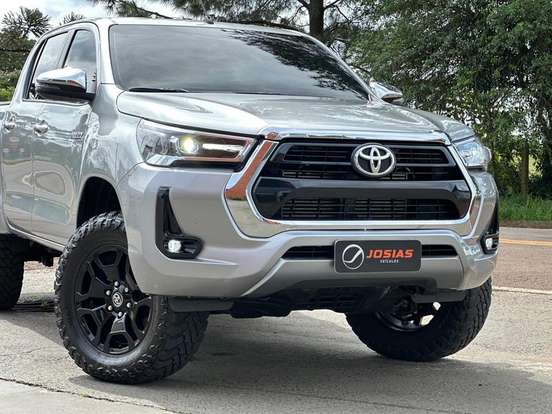 TOYOTA-HILUX-2024