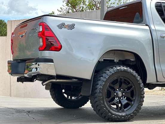 TOYOTA-HILUX-2024