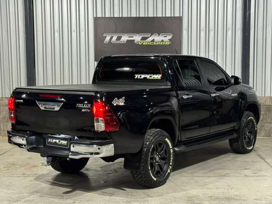 TOYOTA-HILUX-2021