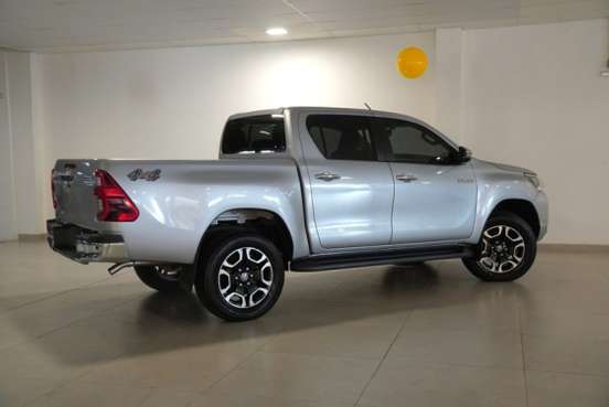 TOYOTA-HILUX-2024