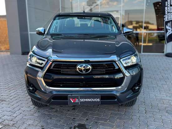 TOYOTA-HILUX-2025