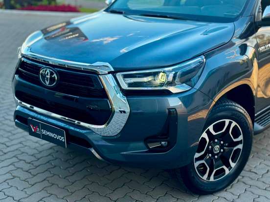 TOYOTA-HILUX-2025