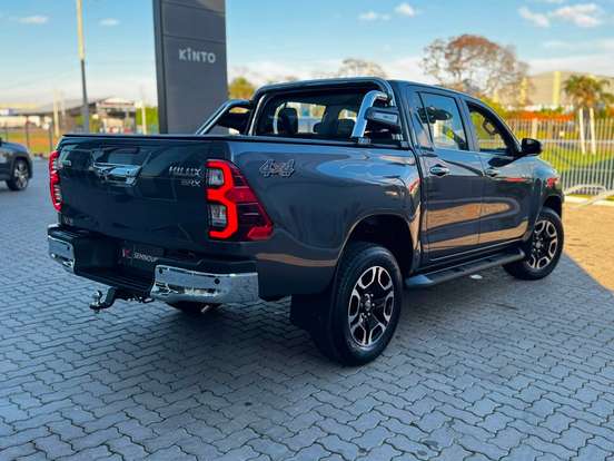 TOYOTA-HILUX-2025