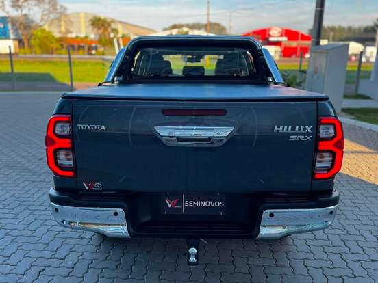 TOYOTA-HILUX-2025