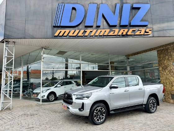 TOYOTA HILUX 2.8 D-4D TURBO DIESEL CD SRX 4X4 AUTOMÁTICO