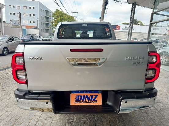 TOYOTA-HILUX-2.8 D-4D TURBO DIESEL CD SRX 4X4 AUTOMÁTICO TOYOTA-HILUX-2022
