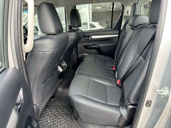 TOYOTA-HILUX-2.8 D-4D TURBO DIESEL CD SRX 4X4 AUTOMÁTICO TOYOTA-HILUX-2022