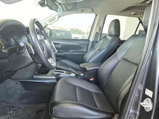 TOYOTA-HILUX-2.8 D-4D TURBO DIESEL CD SRX 4X4 AUTOMÁTICO TOYOTA-HILUX-2021