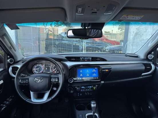 TOYOTA-HILUX-2025