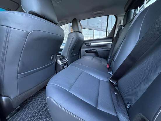 TOYOTA-HILUX-2025