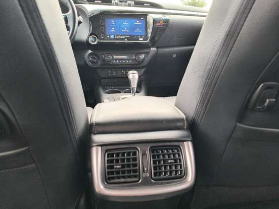 TOYOTA-HILUX-2023