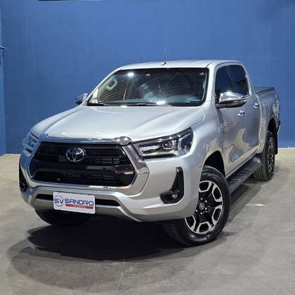 TOYOTA HILUX 2.8 D-4D TURBO DIESEL CD SRX 4X4 AUTOMÁTICO