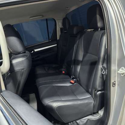 TOYOTA-HILUX-2022