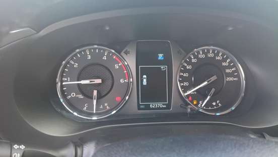 TOYOTA-HILUX-2023