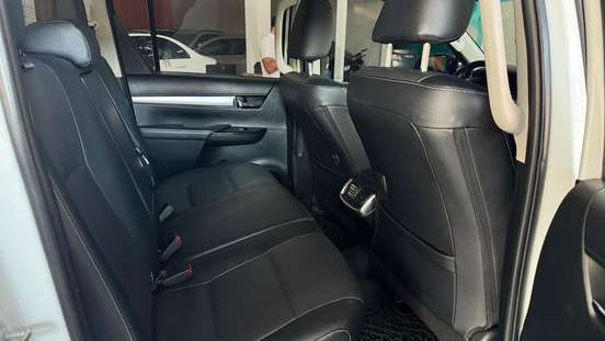 TOYOTA-HILUX-2023