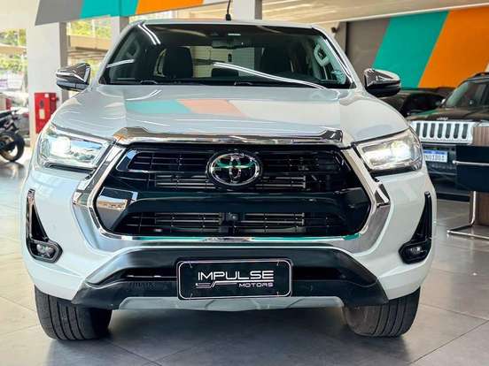 TOYOTA-HILUX-2.8 D-4D TURBO DIESEL CD SRX 4X4 AUTOMÁTICO TOYOTA-HILUX-2023
