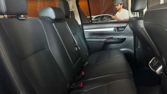 TOYOTA-HILUX-2023