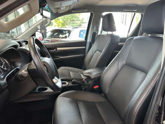 TOYOTA-HILUX-2023