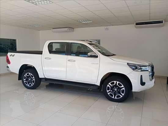 TOYOTA-HILUX-2022