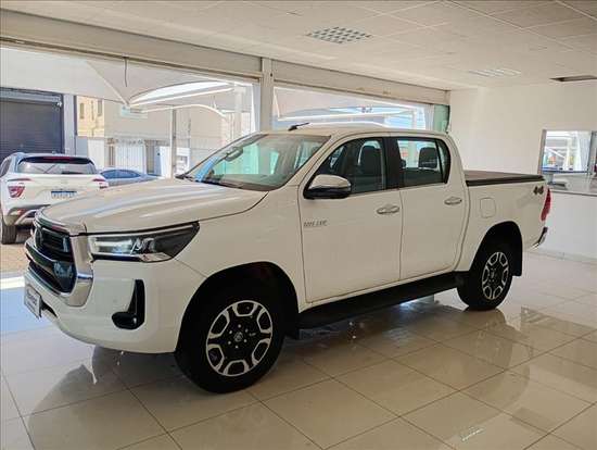 TOYOTA-HILUX-2.8 D-4D TURBO DIESEL CD SRX LIMITED 4X4 AUTOMÁTICO TOYOTA-HILUX-2022