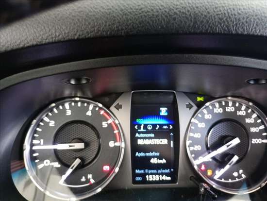 TOYOTA-HILUX-2022