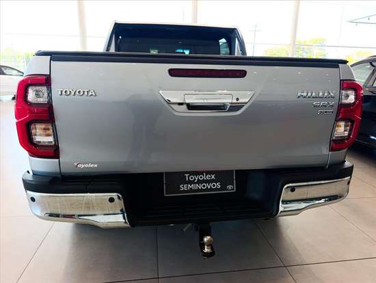 TOYOTA-HILUX-2.8 D-4D TURBO DIESEL CD SRX PLUS 4X4 AUTOMÁTICO TOYOTA-HILUX-2025