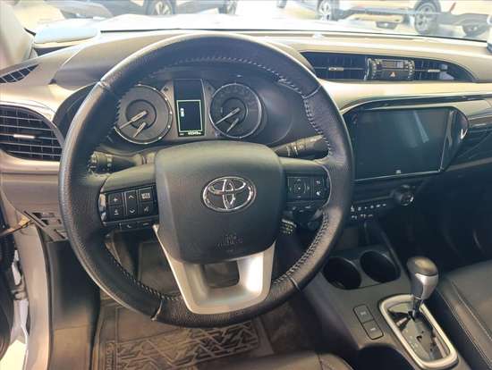 TOYOTA-HILUX-2025