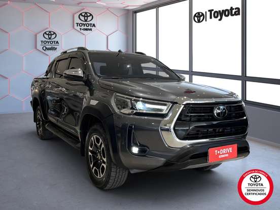 TOYOTA-HILUX-2.8 D-4D TURBO DIESEL CD SRX PLUS 4X4 AUTOMÁTICO TOYOTA-HILUX-2023