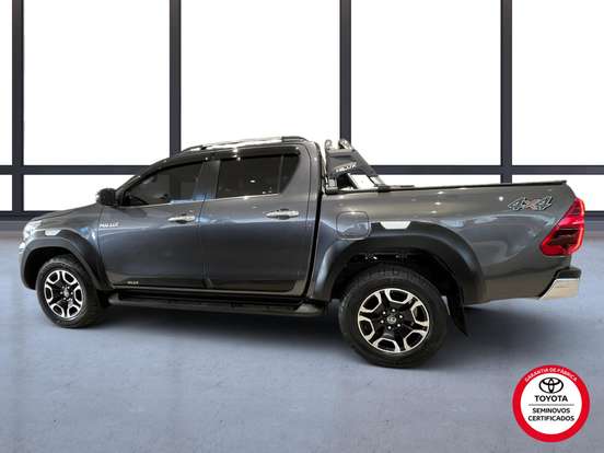 TOYOTA-HILUX-2023